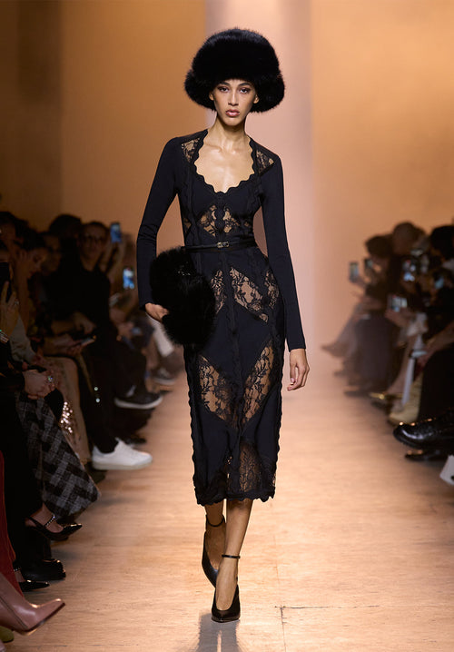 Fall/Winter 2025-26 Ready-to-Wear Show ELIE SAAB Fall/Winter 2025-26 Ready-to-Wear Show ELIE SAAB